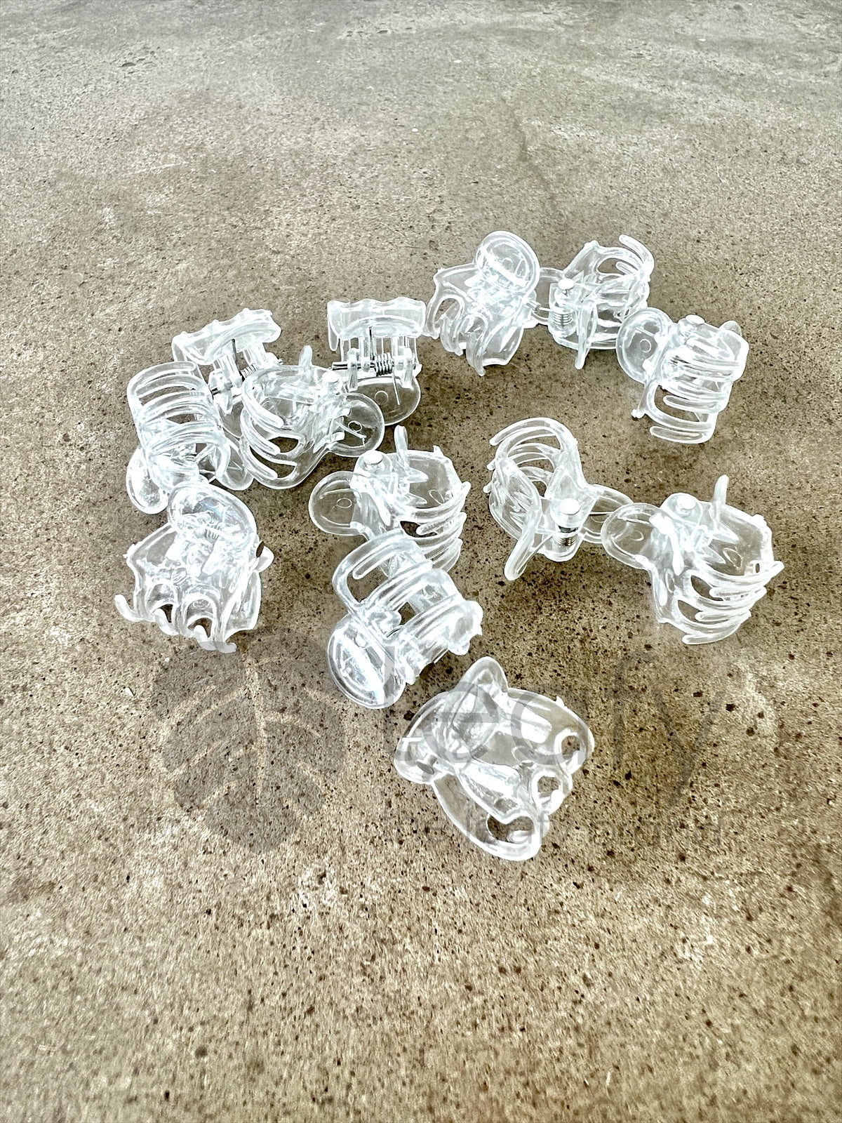 Clear plant clips