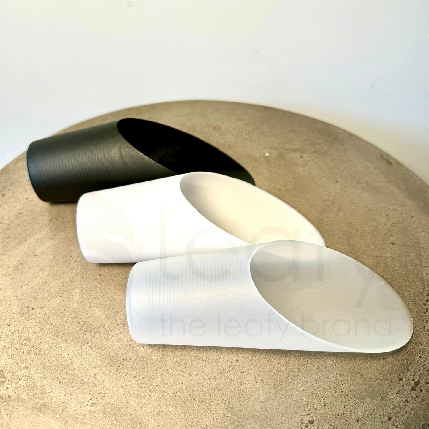 Bucket shovel soil scoop