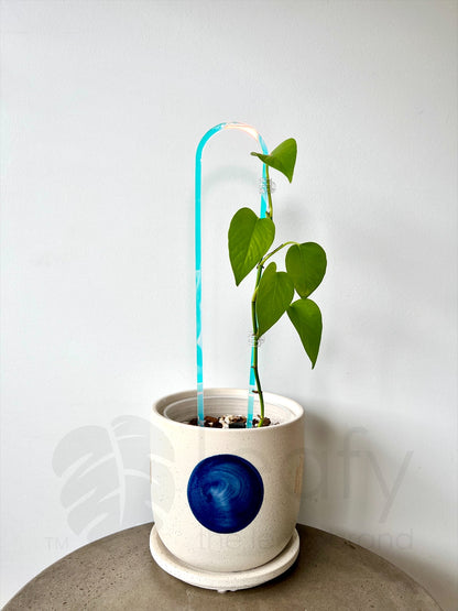 leafy™ Acrylic arch trellis